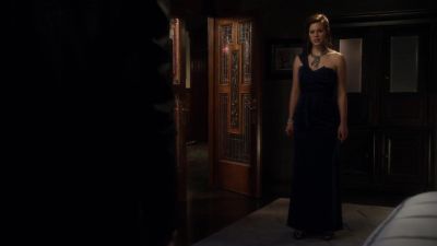 What, are you crazy?
Tess, this isn't a cartoon. - Smallville