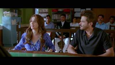 - What are you doing here?
- Cleaning the toilets - Total Dhamaal