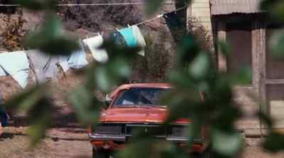 -What are you doing here?
-Hush! Just get up and get them! - The Dukes of Hazzard