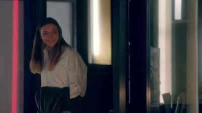 - What are you doing here?
- I could ask you the same question. - Clique