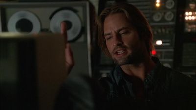 - What are you doing here?
- One second. - Lost