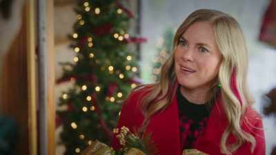 What are you doing here? Uh, - Unwrapping Christmas: Olivia's Reunion