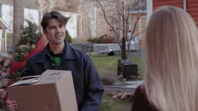 - What are you doing here?
- What are you doing here? - Everything Christmas