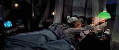 - What are you doing?
- I'm just.... - Close Encounters of the Third Kind