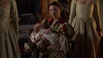 - What are you doing?
- [Ladies]: Majesty. - The Tudors