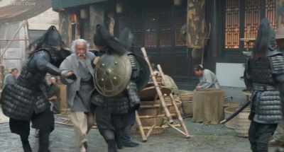 What are you doing?
Let my grandpa go! Let him go! - Iron Mask