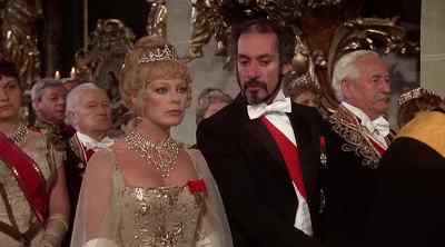 What are you doing? Look at him! - The Prisoner of Zenda