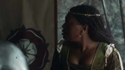 - What are you doing?
- My lady, - The Spanish Princess