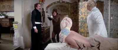- What are you doing?
- Nichts. Staubsucker. - The Return of the Pink Panther
