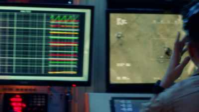- What are you doing?
- Nothing. - Tom Clancy's Jack Ryan