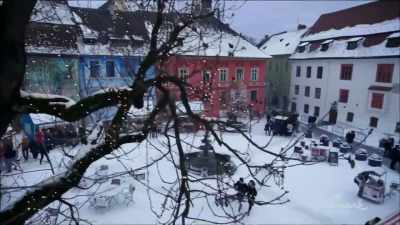 - What are you doing?
- Nothing. - A Royal Winter