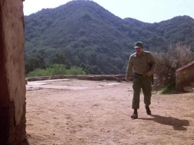 What are you doing? - MacGyver