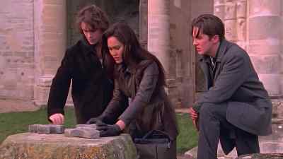 What are you doing? - Relic Hunter