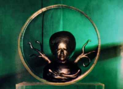 What are they doing? - Invaders from Mars