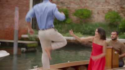 What are you doing? - A Very Venice Romance
