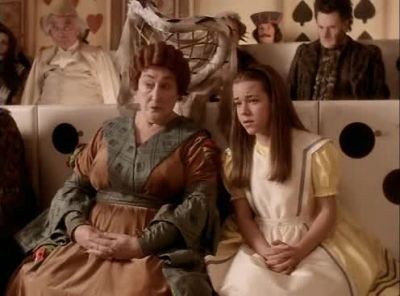 What are they doing - Alice in Wonderland