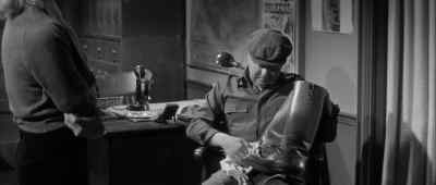 - What are you doing?
- Shining 'em up. - The Tarnished Angels