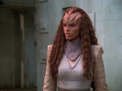 - What are you doing?
- This is the Mok'bara. - Star Trek: The Next Generation