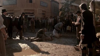 - What are you doing?
- What's none of your business! - Deadwood