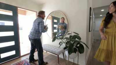 -What are you doing?
-You ready? - Fixer Upper: Behind the Design
