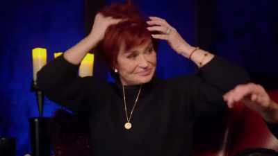 - What are you doing to your hair?
- There you go. - The Osbournes Want to Believe