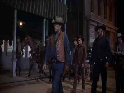 - What are we gonna do?
- Nothing now. Wait. - Last Train from Gun Hill