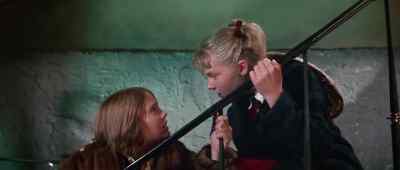 - What are we gonna do?
- Whoever it is is going and he'll be alone. - The World of Henry Orient