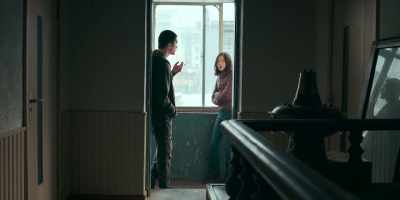 - What are you looking for?
- The restroom. - The Breaking Ice