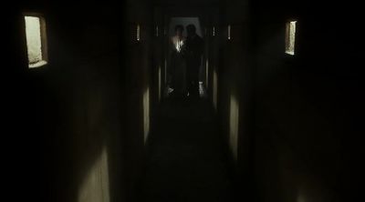 - What are you looking for?
- Trip wires, anything. - Murdoch Mysteries
