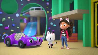 -What are we playing today?
-I don't know. I'm not the coach. - Gabby's Dollhouse