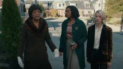 What are we supposed to do? - Frankie Drake Mysteries