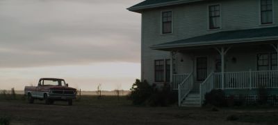 What are you talking about? It's an old house. - Superman & Lois