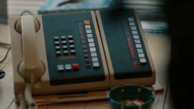 - What are you talking--
- keep those calls comin', - Moonshine