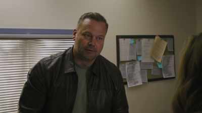 What are the odds
that two people die-- - Murder Runs in the Family
