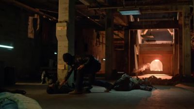 What are they
gonna do with
the explosives? - Arrow