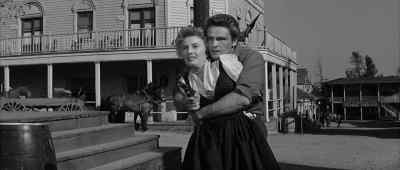 What are you waitin' for?
Let's see you shoot her. - Forty Guns