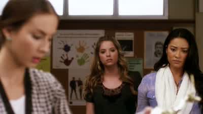 What are we looking at? - Pretty Little Liars