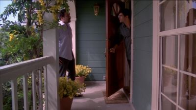 WHAT ARE YOU DOING HERE? - Desperate Housewives
