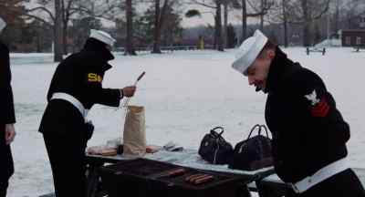 What are you
lookin' for?
Buns. - The Last Detail