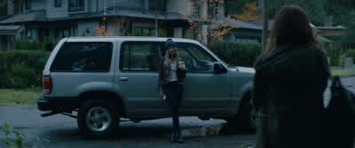 What are you wearing? - Before I Fall