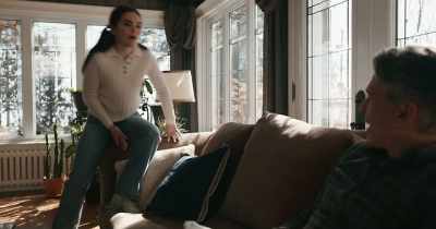 What? Bella... Come on, Dad, - The Republic of Sarah