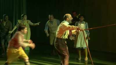- What did Dain say, then?
- He just said that... you know... - National Theatre Live: Nye
