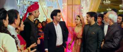 What do you all think?
Only you all can plan, do the drama? - Shaadi Mein Zaroor Aana