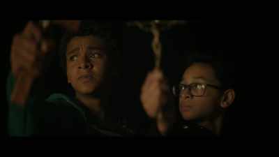 - What do we do now?
- Um… - Vampires vs  the Bronx