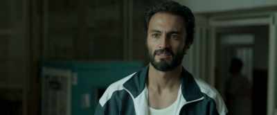 -What do they give you in exchange?
-Who? - A Hero