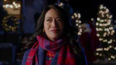 What, do you have some kind
of inside Christmas tree guy? - A Vineyard Christmas