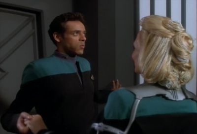 - What do l do?
- Give a gentle push. lt's easy. - Star Trek: Deep Space Nine