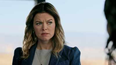 - What do you mean?
- Sarah saw Patrice fall. - Deadly Wives Club