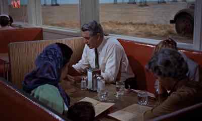 What do you say, Juana?
It's all right, isn't it? - Giant