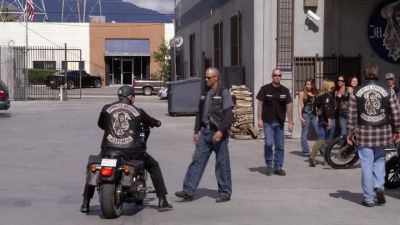 What do you say, Prez?
Let's go save the children. - Sons of Anarchy
